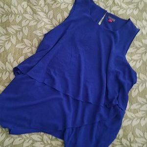 Vince Camuto asymmetrical 2X blue tank